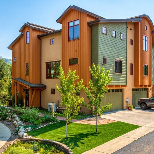 Majestic Valley Townhome