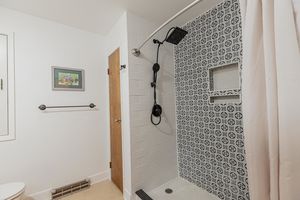 Remodeled full bathroom on main level