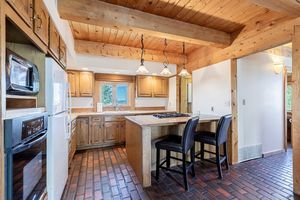 Image of the kitchen at 27280 Whitewood Drive E