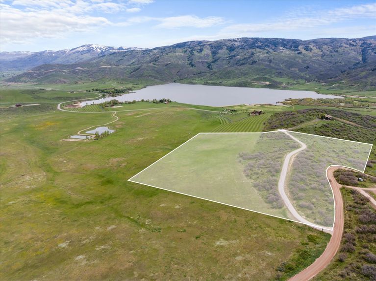 Swanson-Yowell Summer-outlined