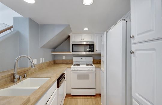 11-10 Anza St011