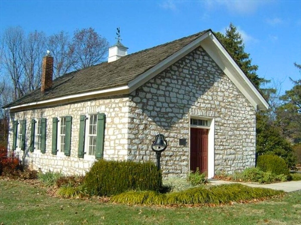 Louis Vuitton St. Louis Plaza Frontenac store, United States