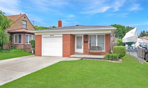 Just Sold: 8225 Sterling St, Center Line