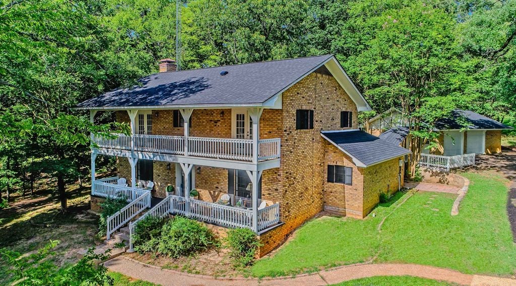 3020GreatOaksCircle_001