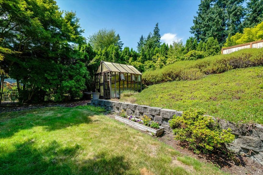 16-18207 Andover St._-32