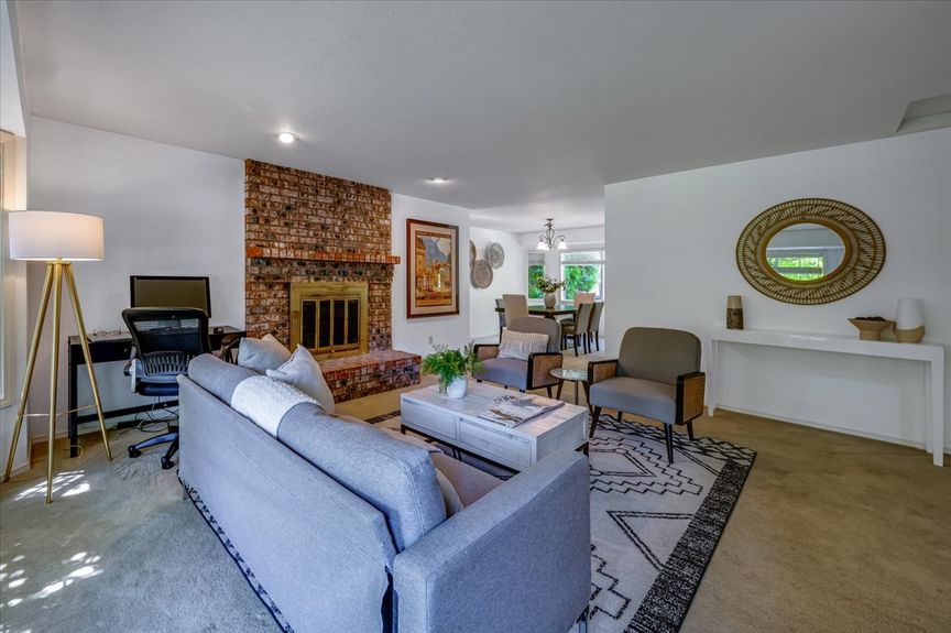 21-18207 Andover St._-25