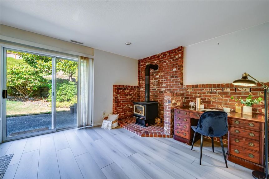 30-18207 Andover St._-19