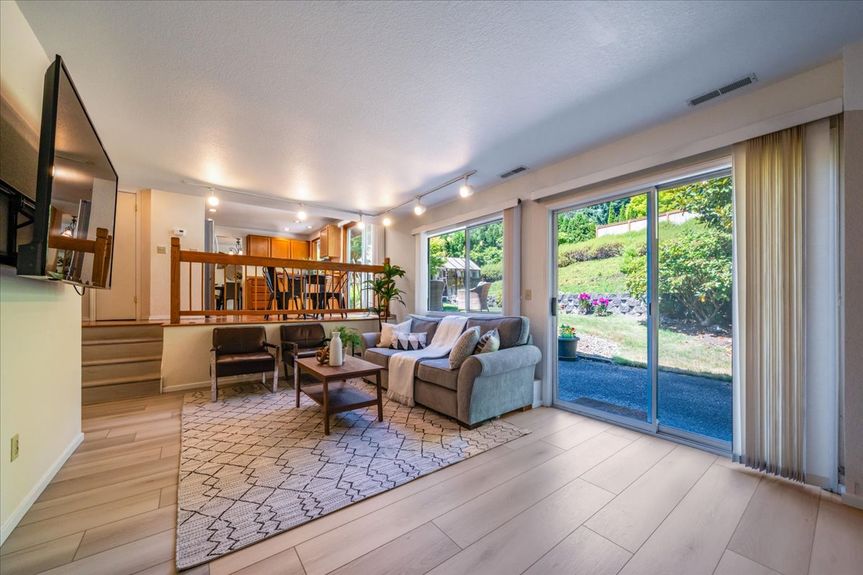 31-18207 Andover St._-13