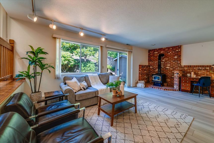 33-18207 Andover St._-12