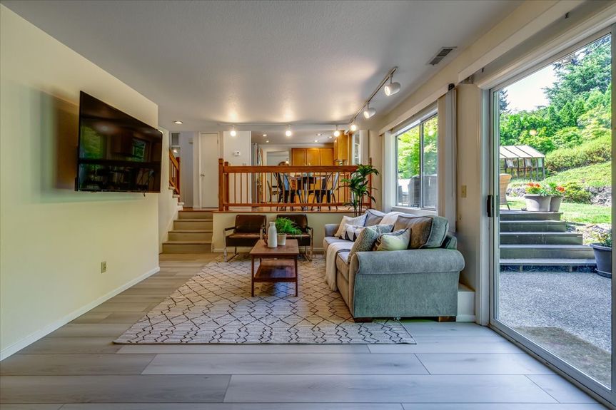 34-18207 Andover St._-17