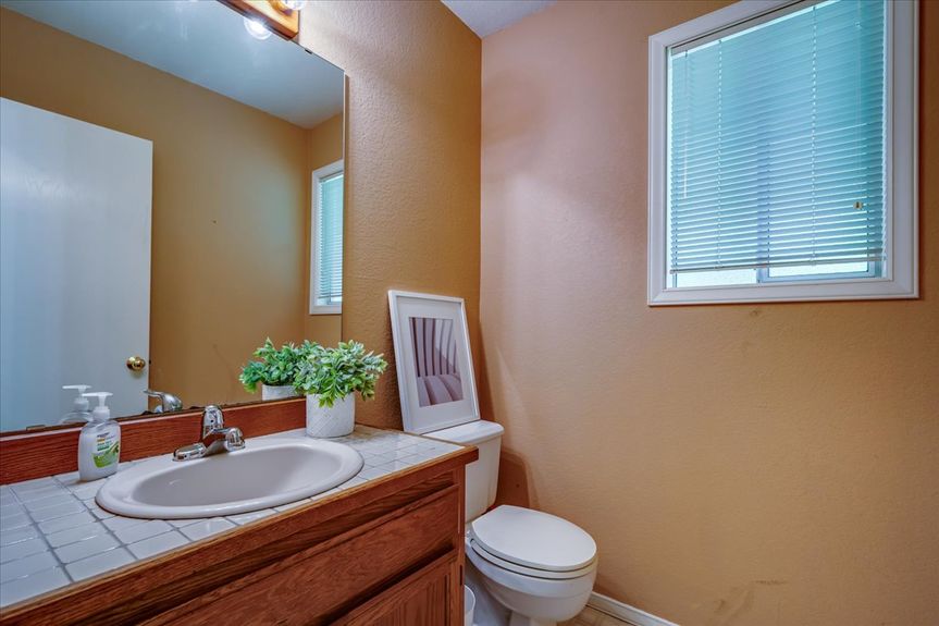 37-18207 Andover St._-14