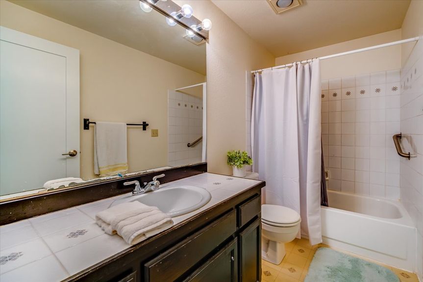 39-18207 Andover St._-6