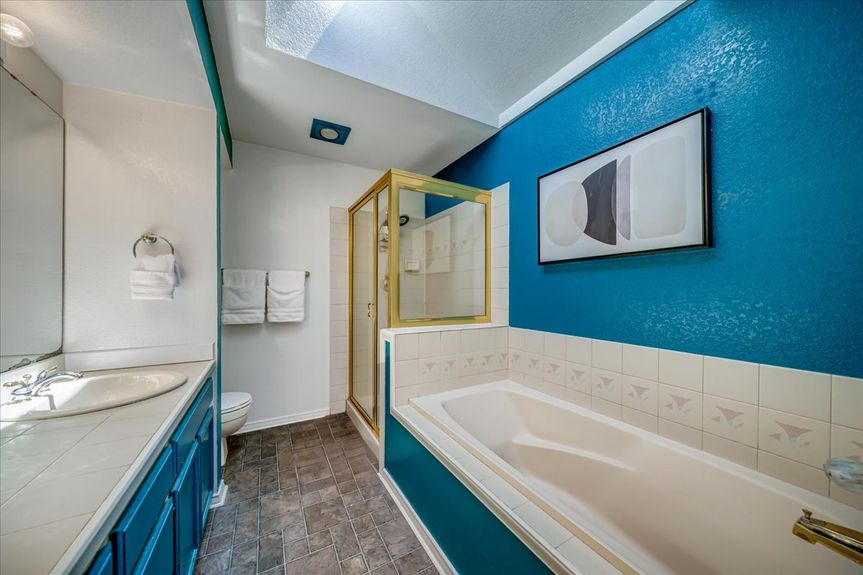 47-18207 Andover St._-3