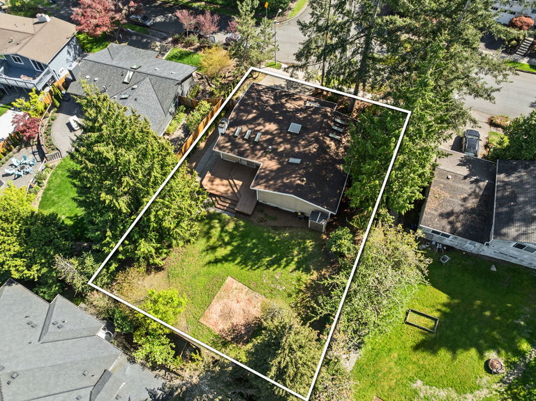 1-16128 NE 57th St - 01