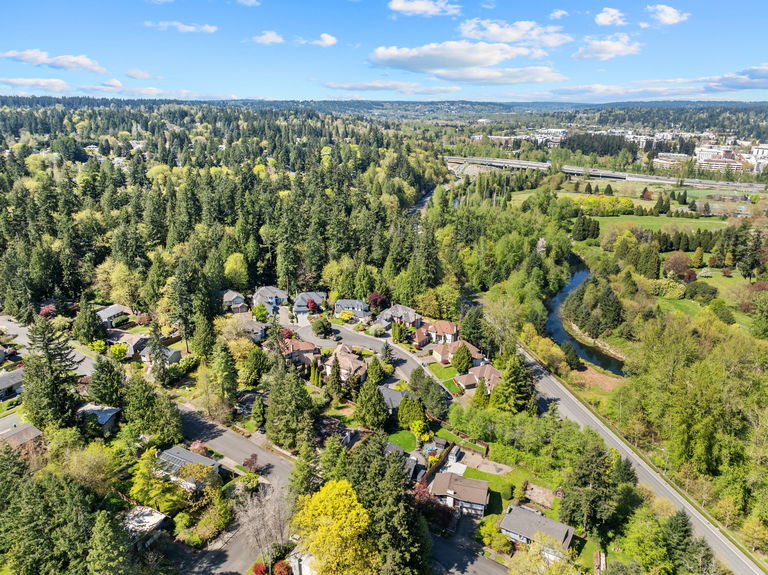 11-16128 NE 57th St - 11