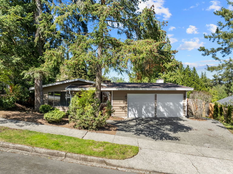 15-16128 NE 57th St - 15