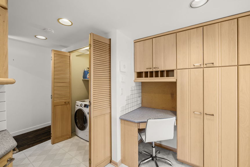 21-16128 NE 57th St - 21