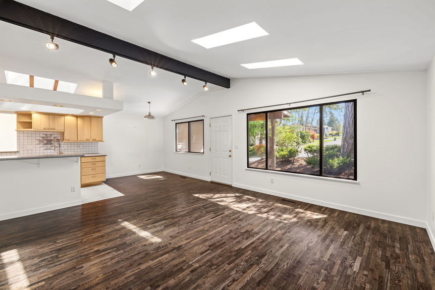 28-16128 NE 57th St - 28