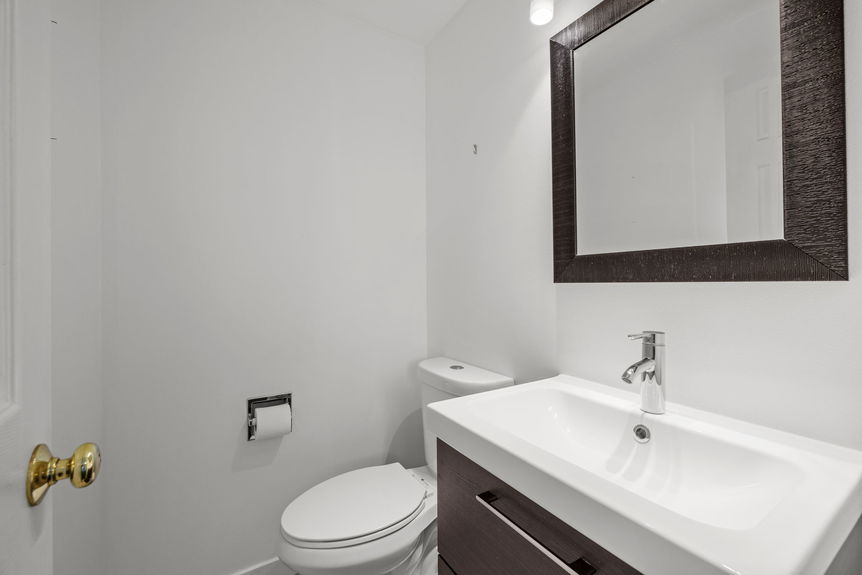 35-16128 NE 57th St - 35