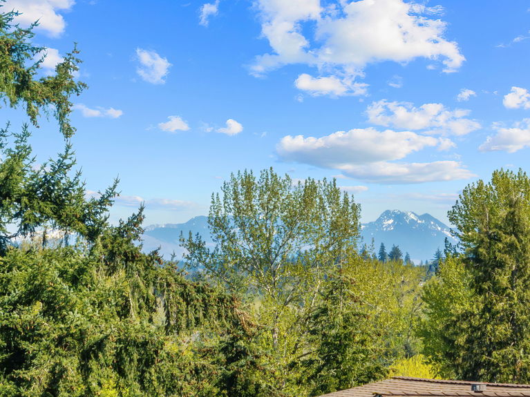 43-16128 NE 57th St - 43