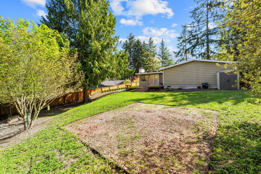 45-16128 NE 57th St - 45