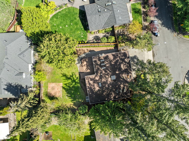 5-16128 NE 57th St - 05