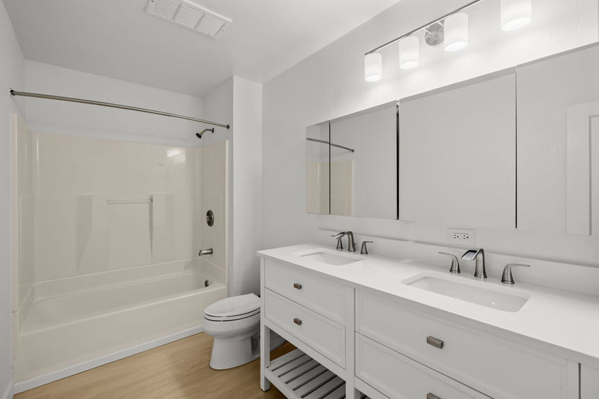 44-13454 Redmond Woodinville Rd -44