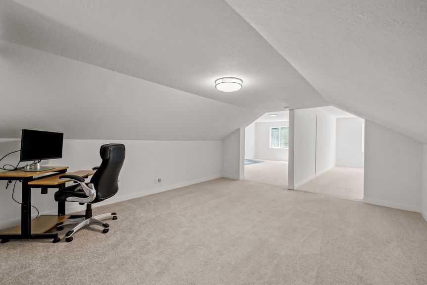 46-13454 Redmond Woodinville Rd -46