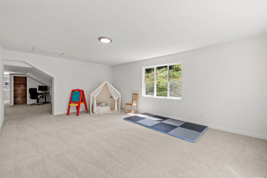 51-13454 Redmond Woodinville Rd -51