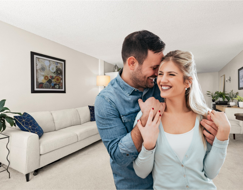 Happy couple after buying their first home with Alina Araujo, Realtor