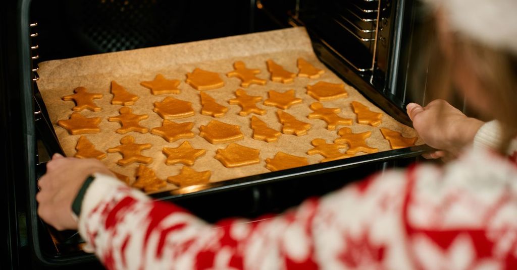 home for the holidays, christmas smells, cookies