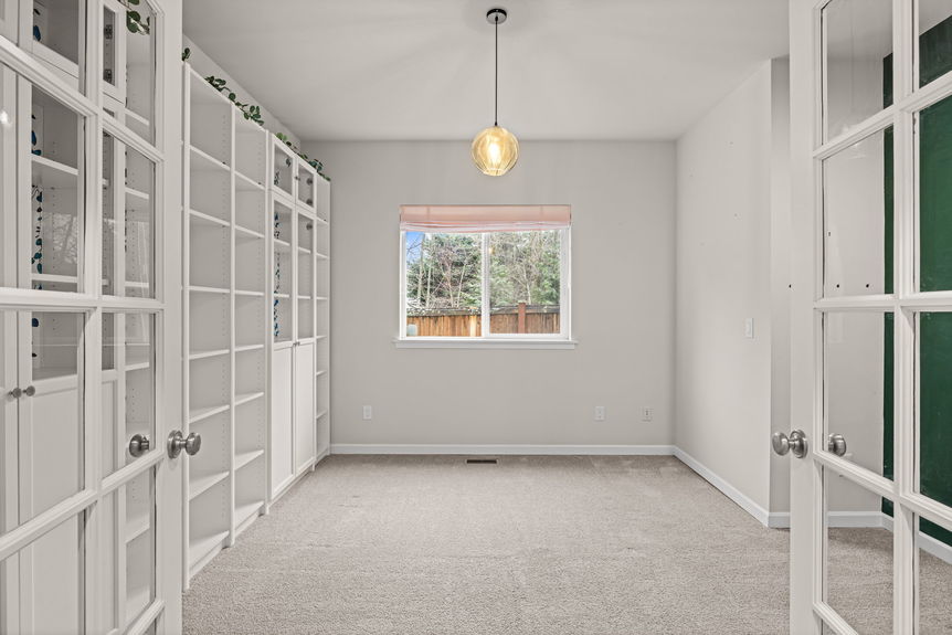 19-2817 208th Pl SW - 19