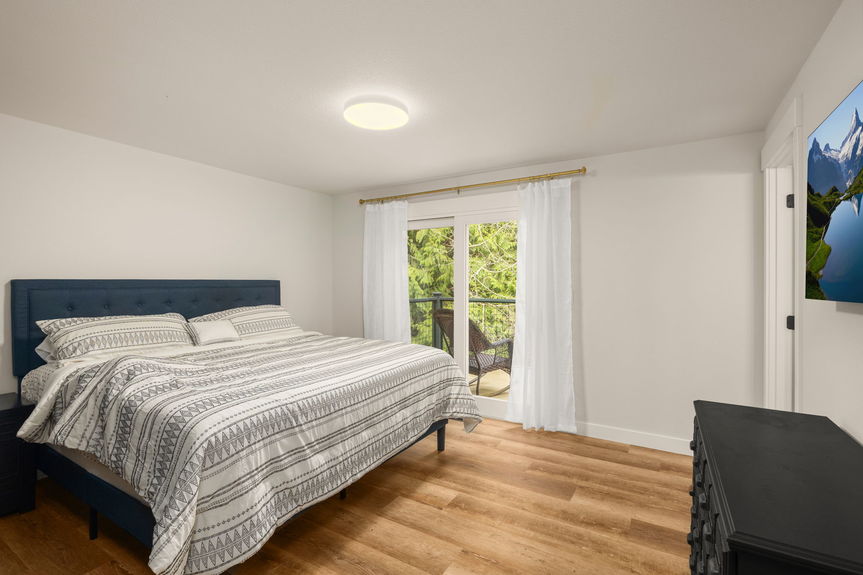 24-web-or-mls-11607-woods-lake-rd