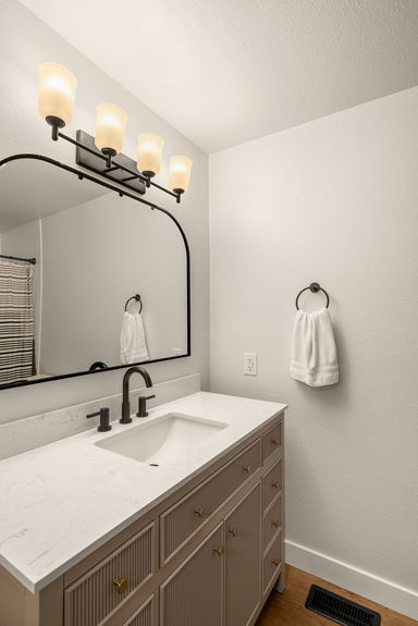 25-web-or-mls-11607-woods-lake-rd