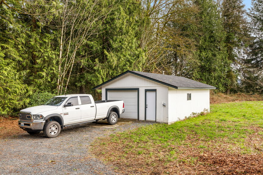 29-web-or-mls-11607-woods-lake-rd