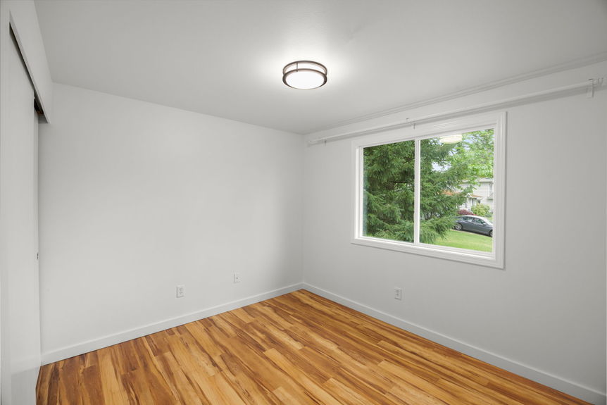 11-web-or-mls-15718-126th-pl-ne