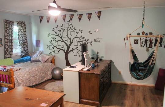 upstairsbedroom2