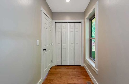480-Lee-South-Rd-13