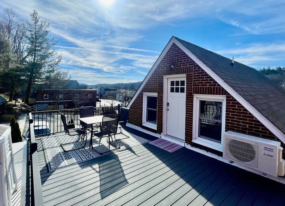 828 Overlook Vacation Rental on Airbnb | 828 Real Estate