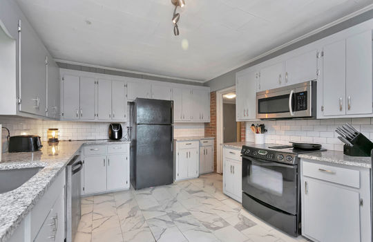 300 N Hampton Rd-24