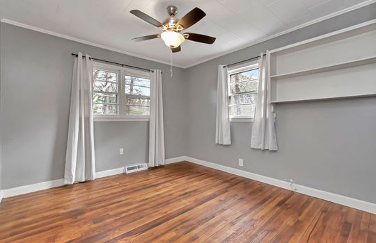 300 N Hampton Rd-32