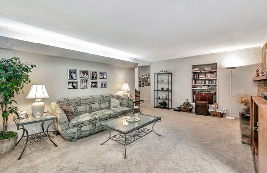 170 Teaberry Dr-45