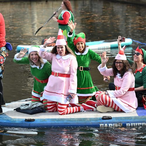 Jingle on the Lake in Reston: Your 2025 Guide to Santa by Boat at Lake Anne Plaza
