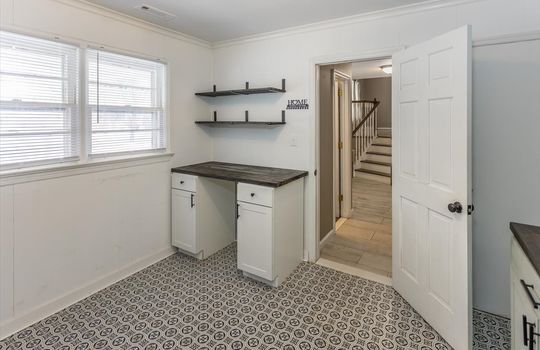 17-Mudroom Alt View