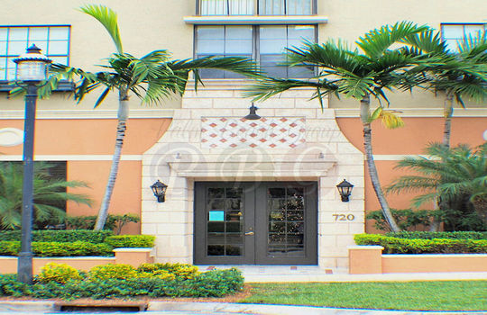 Courtyards in Cityplace (10)