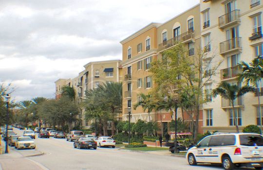 Courtyards in Cityplace (16)