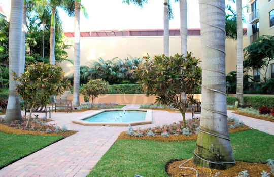 Courtyards in Cityplace (26)