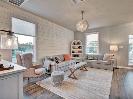 017-268950-910 Alamo Plaza 017_6283197 (1)