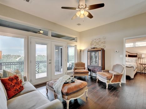 035-239124-Living Up 934_5303845 (1)