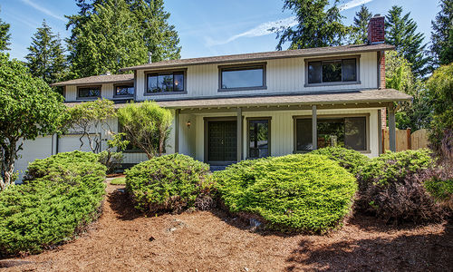 Edmonds Westwood Hills Beauty!